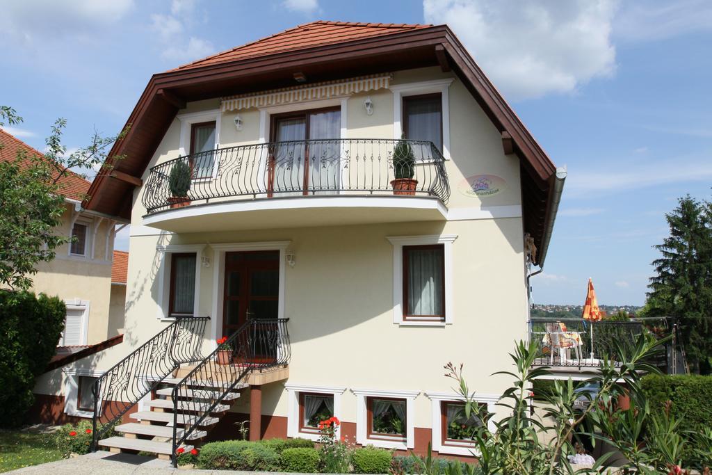 Erika Apartmanhazak Хевиз Экстерьер фото
