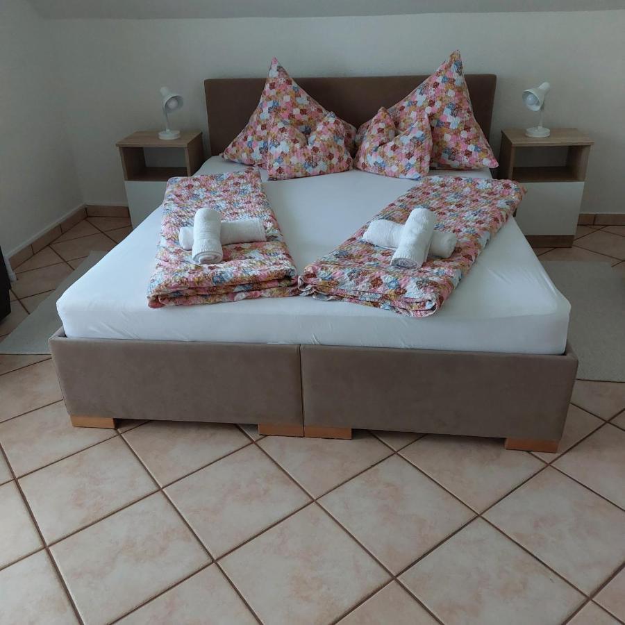 Erika Apartmanhazak Хевиз Экстерьер фото