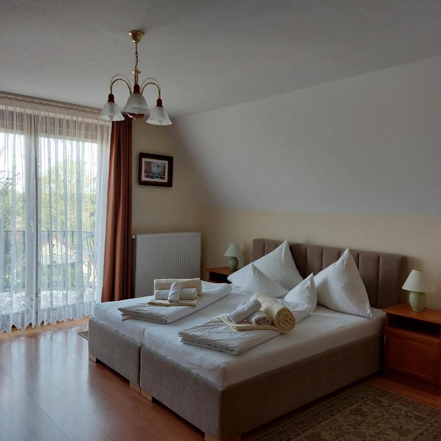 Erika Apartmanhazak Хевиз Экстерьер фото