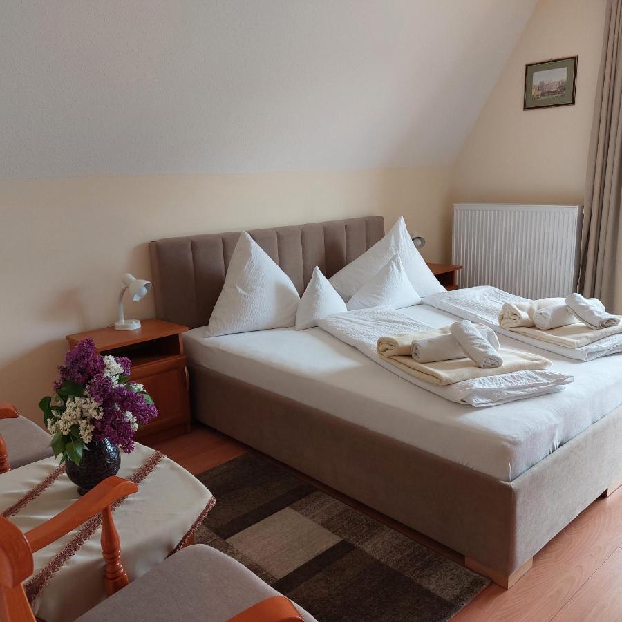 Erika Apartmanhazak Хевиз Экстерьер фото