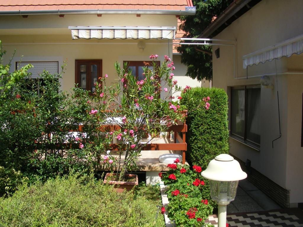 Erika Apartmanhazak Хевиз Экстерьер фото