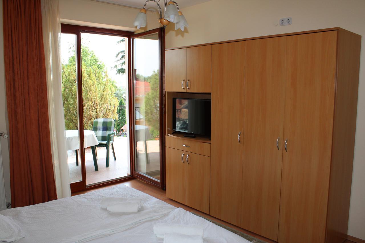 Erika Apartmanhazak Хевиз Экстерьер фото
